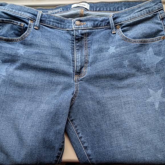 Sonoma Girlfriend Jeans With Blue Star Pattern Size 18 - Picture 3 of 10